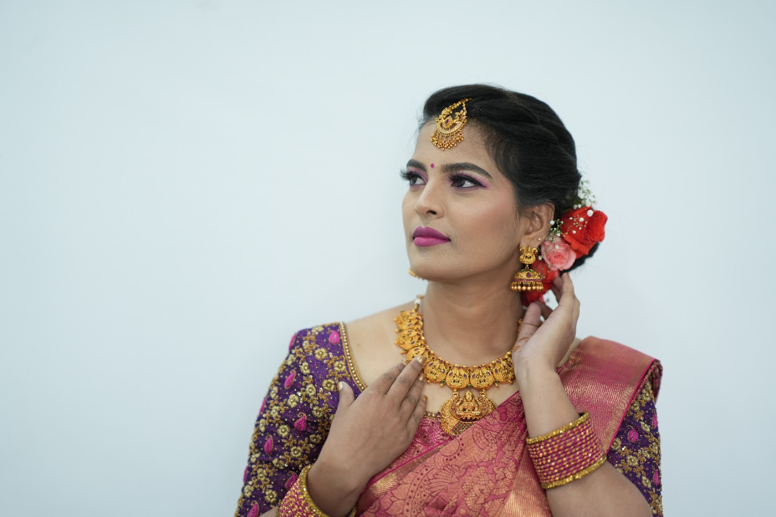 South Indian bridal look with gold jewelry